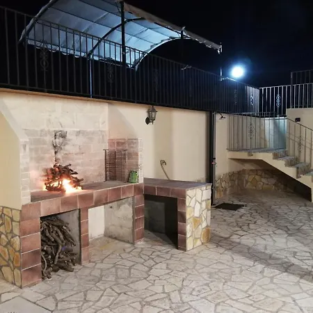 Lachorisia Tatil Evi